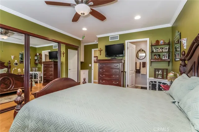 $574,900 | 26457 Oak Highland Drive, Newhall, CA 91321