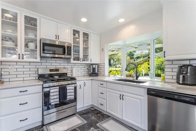 $574,900 | 26457 Oak Highland Drive, Newhall, CA 91321