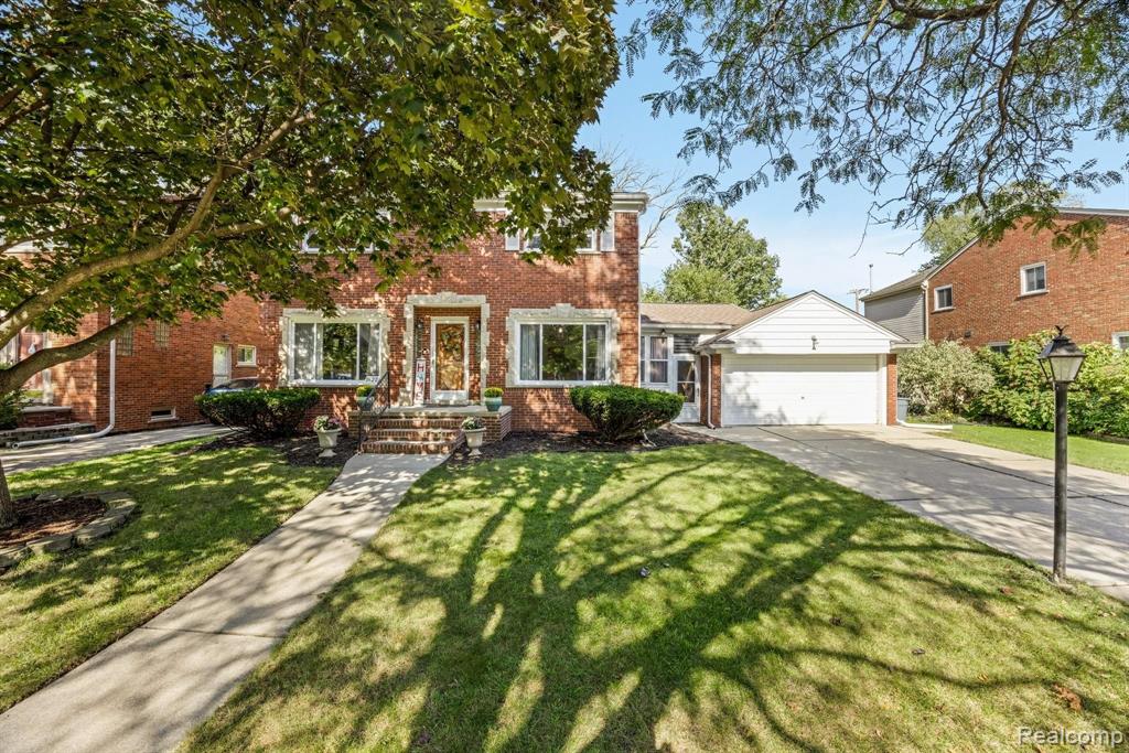 1822 Prestwick Road Grosse Pointe Woods, MI 48236 - Photo 2 of 35