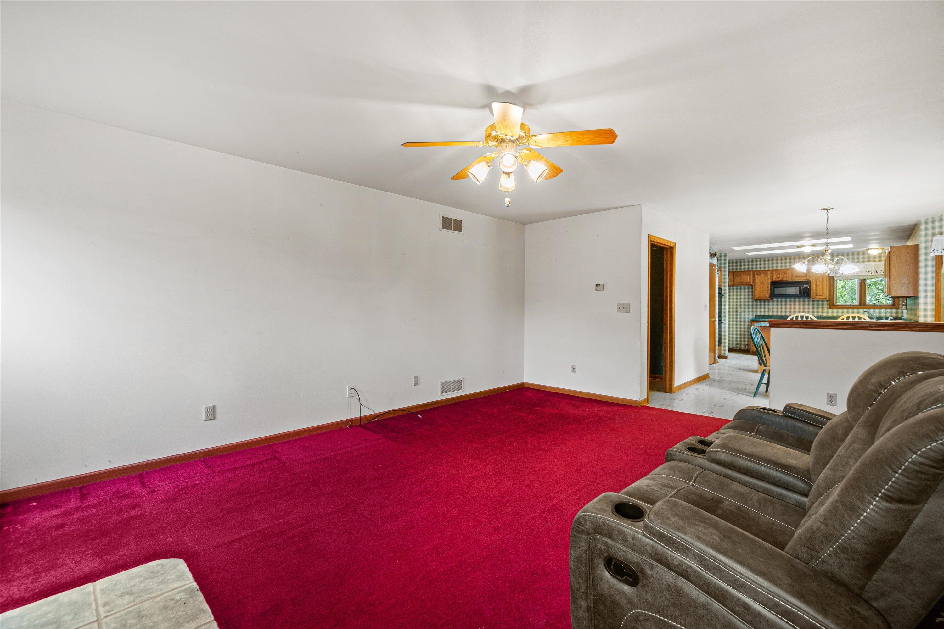 22302 Church Road Dover, WI 53139 - Photo 23 of 80 Family Room