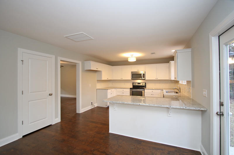 3382 Berryhill Road Johns Island, SC 29455 - Photo 11 of 37 1934 Everett St (29)0029
