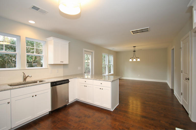 3382 Berryhill Road Johns Island, SC 29455 - Photo 8 of 37 1934 Everett St (23)0023