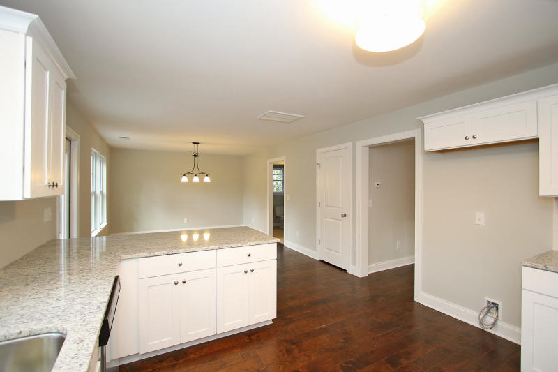 3382 Berryhill Road Johns Island, SC 29455 - Photo 9 of 37 1934 Everett St (24)0024