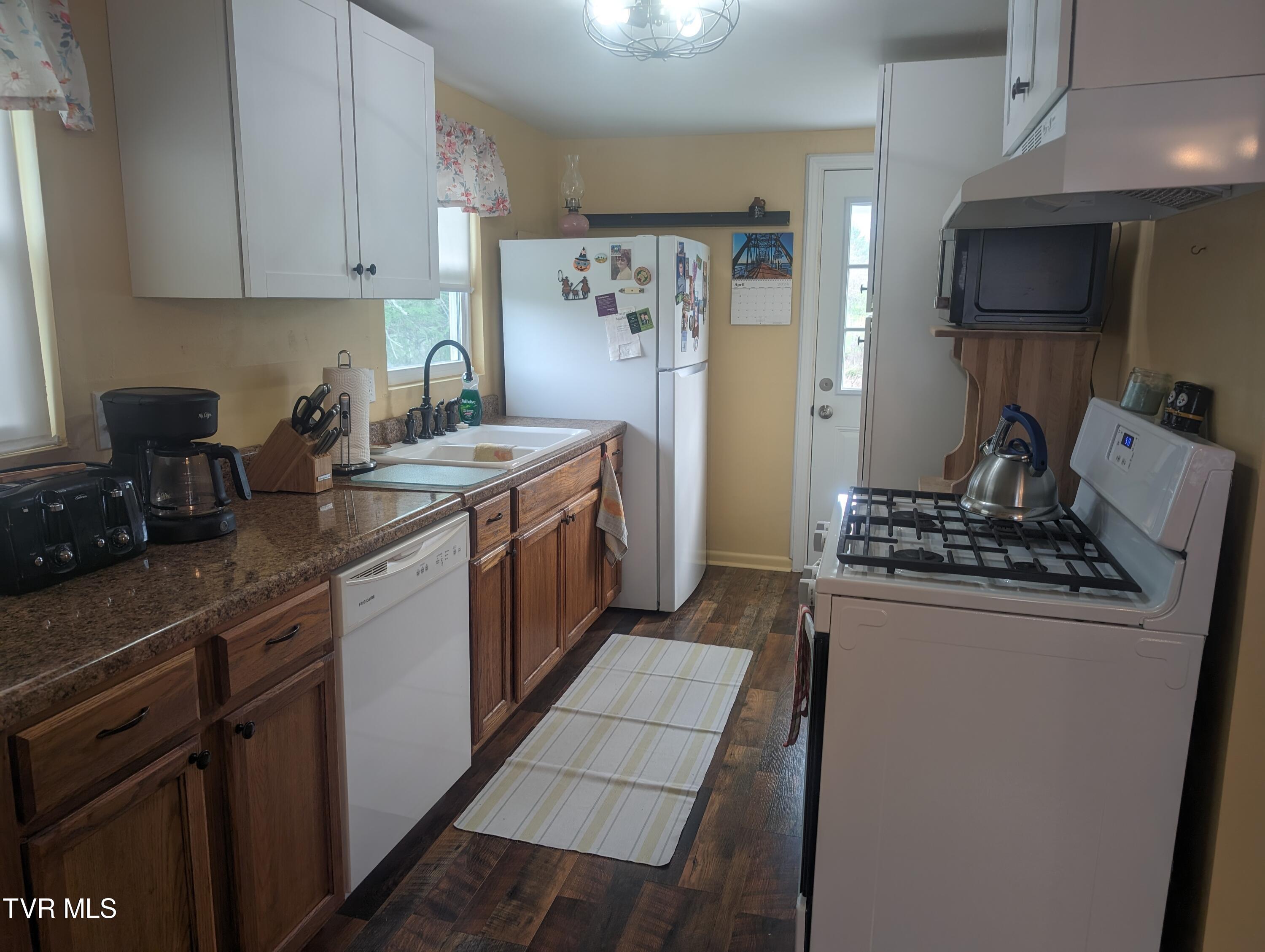 13714 Herald Road Coeburn, VA 24230 - Photo 12 of 22 PXL_20240410_211441120