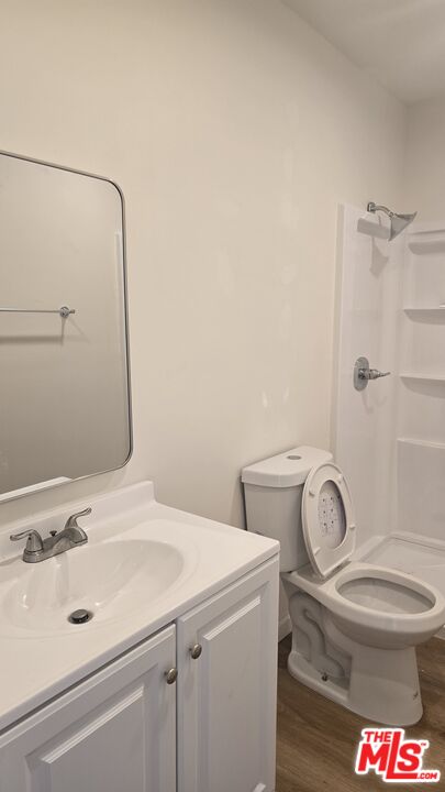 4150 West Pico Boulevard Los Angeles, CA 90019 - Photo 4 of 6 a bathroom with a sink and a toilet