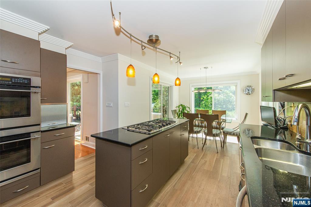 18 Teak Road Wayne, NJ 07470 - Photo 8 of 28