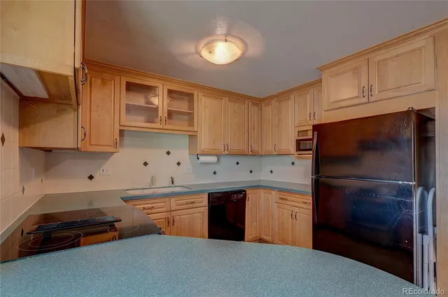 $564,999 | 4904 West 61st Drive, Arvada, CO 80003