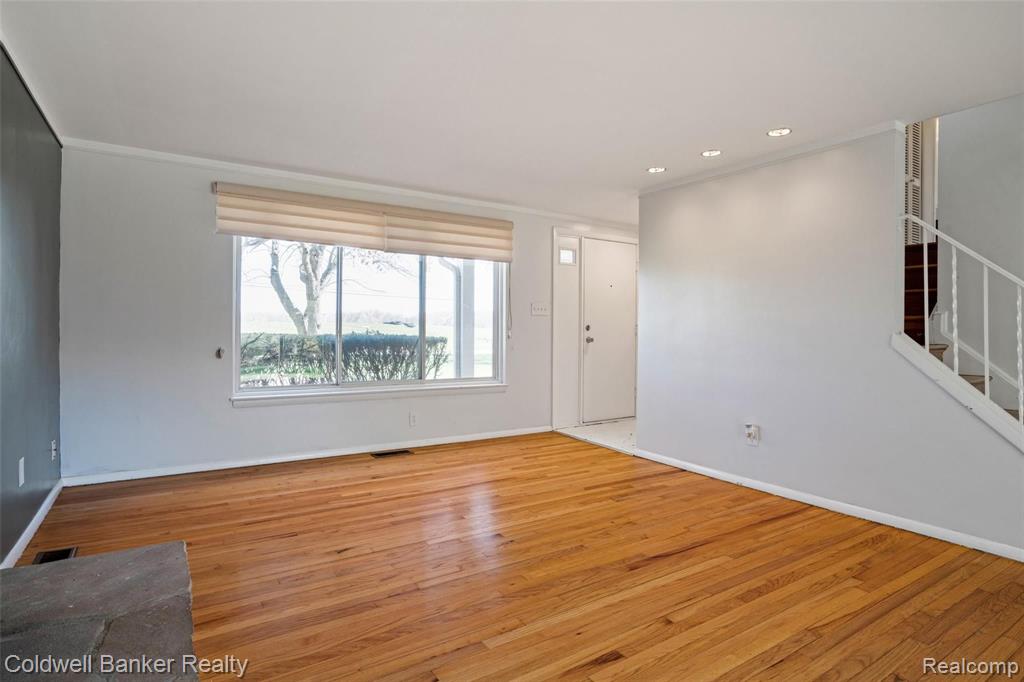 1272 East Square Lake Road Bloomfield Hills, MI 48304 - Photo 6 of 36