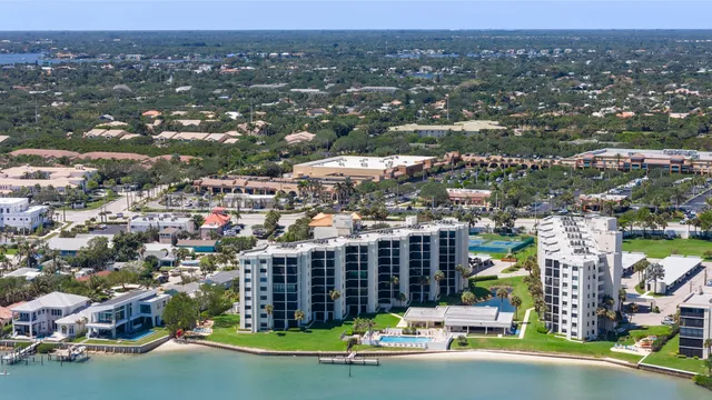 $975,000 | 19800 Sandpointe Bay Drive, Unit 802, Tequesta, FL 33469