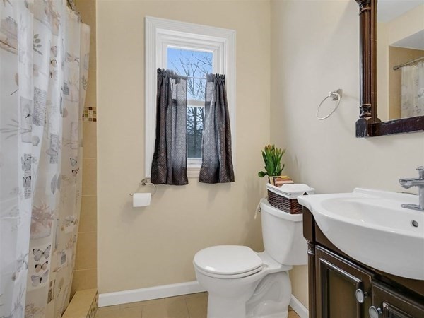 92 Acropolis Road Lowell, MA 01854 - Photo 14 of 23