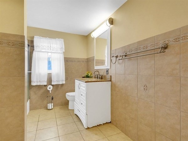 92 Acropolis Road Lowell, MA 01854 - Photo 17 of 23