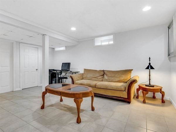 92 Acropolis Road Lowell, MA 01854 - Photo 10 of 23