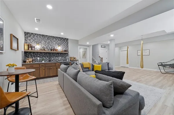 $670,000 | 1505 Southwest Georgetown Drive, Lee's Summit, MO 64082