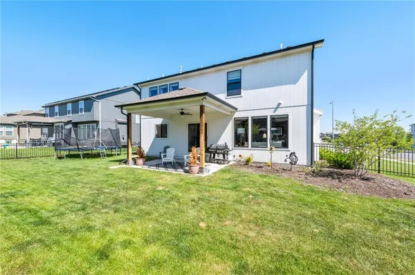 $670,000 | 1505 Southwest Georgetown Drive, Lee's Summit, MO 64082