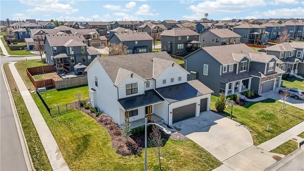 $670,000 | 1505 Southwest Georgetown Drive, Lee's Summit, MO 64082