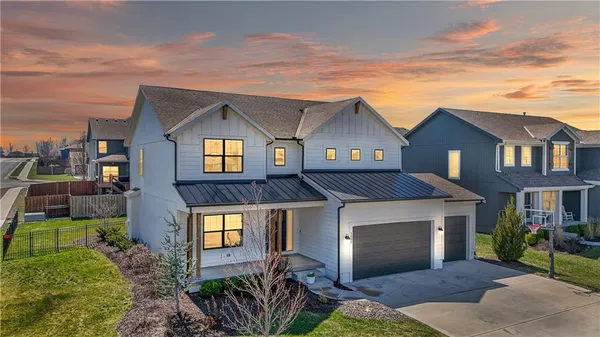 $670,000 | 1505 Southwest Georgetown Drive, Lee's Summit, MO 64082