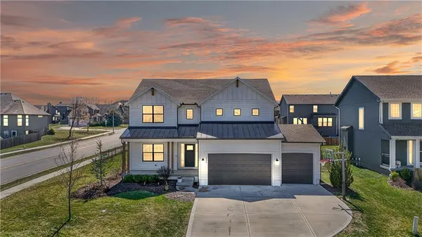 $670,000 | 1505 Southwest Georgetown Drive, Lee's Summit, MO 64082