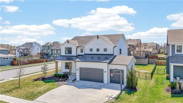 $670,000 | 1505 Southwest Georgetown Drive, Lee's Summit, MO 64082