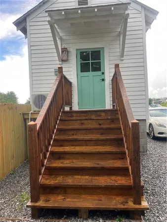 $975 | 235 Governor Hall Street, Unit C, Gretna, LA 70053