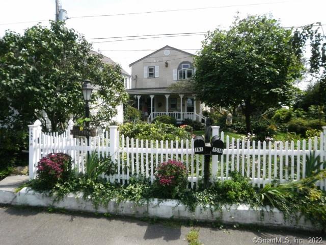 Charming home with direct access to Long Island Sound. Waterfront dock!