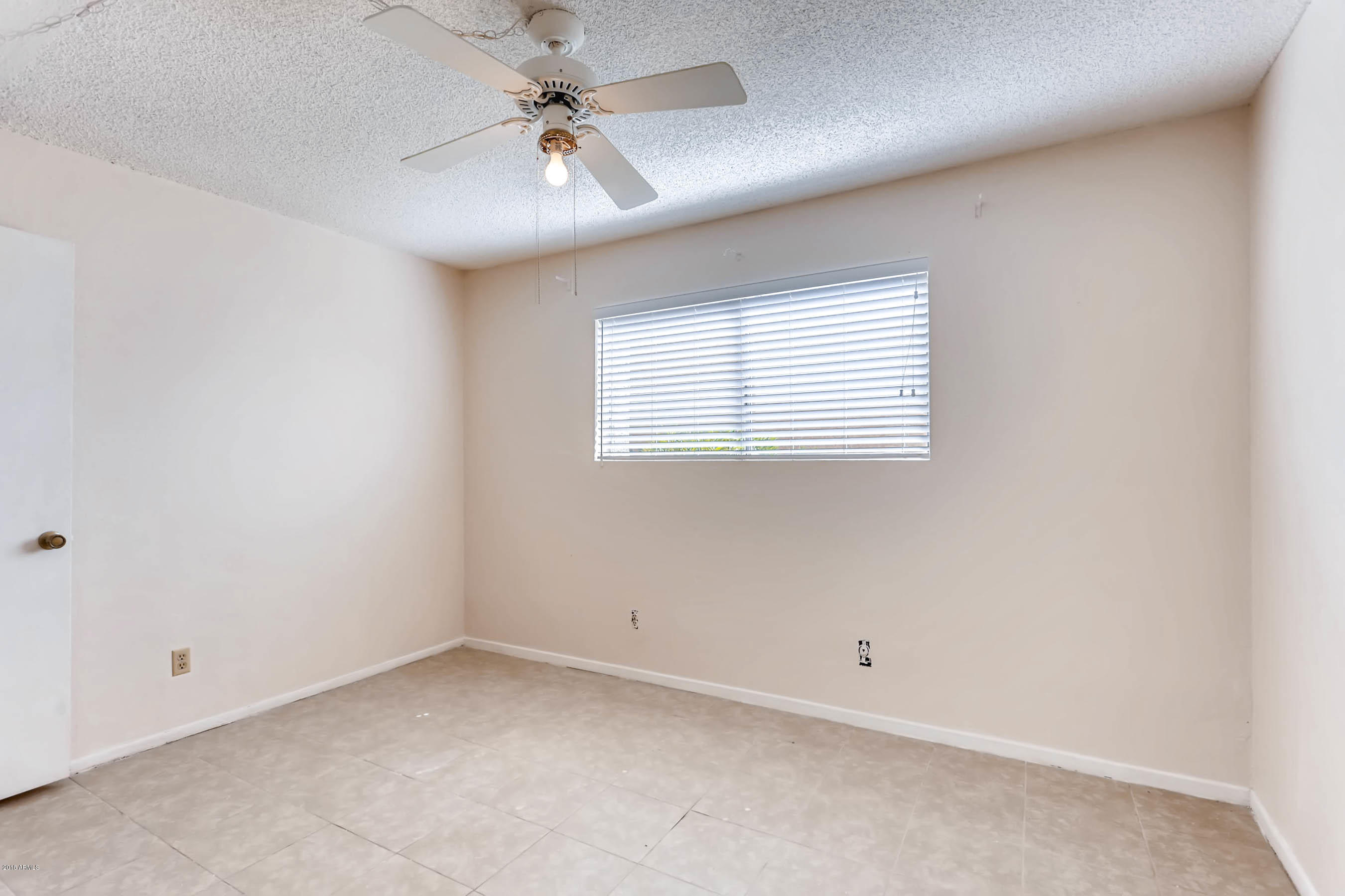 5525 East Thomas Road, Unit I2 Phoenix, AZ 85018 - Photo 7 of 12 Bedroom 2