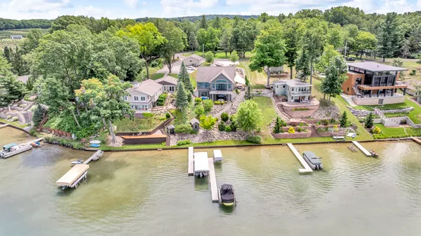 $1,600,000 | 193 Cottage Drive, Horton, MI 49246
