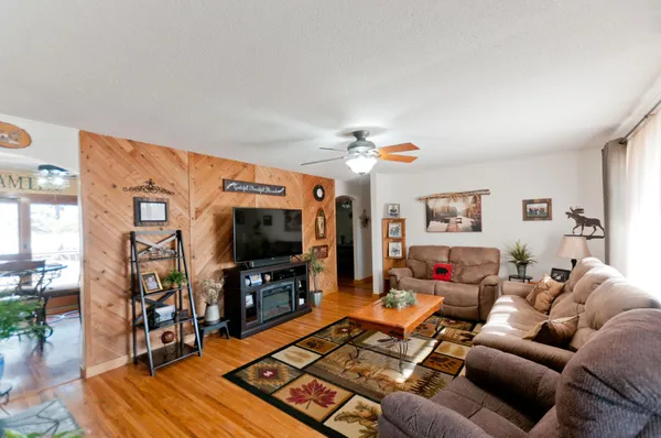 $249,900 | 1005 West Poplar Avenue, Cameron, WI 54822