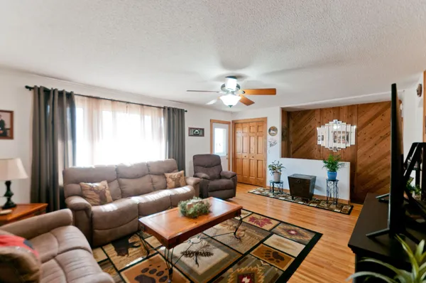 $249,900 | 1005 West Poplar Avenue, Cameron, WI 54822