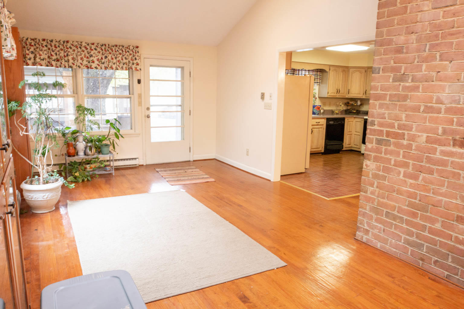 6432 Poage Valley Rd Extension Roanoke, VA 24018 - Photo 3 of 30 Sunroom:kitchen