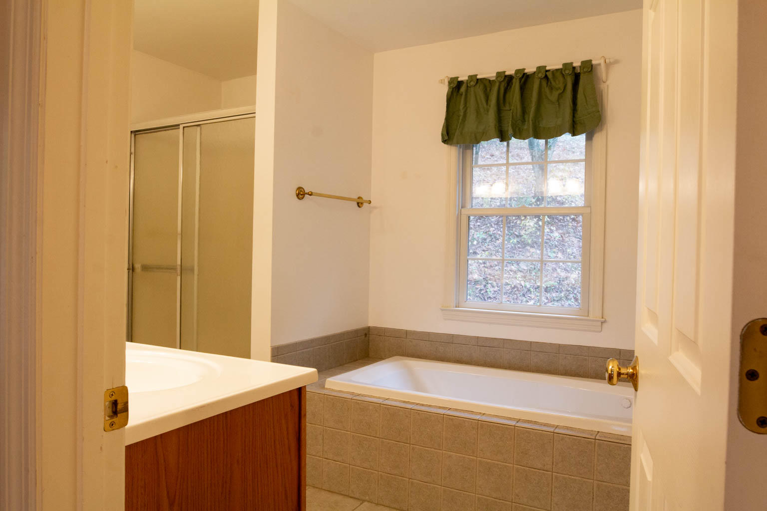 6432 Poage Valley Rd Extension Roanoke, VA 24018 - Photo 23 of 30 Master Bath
