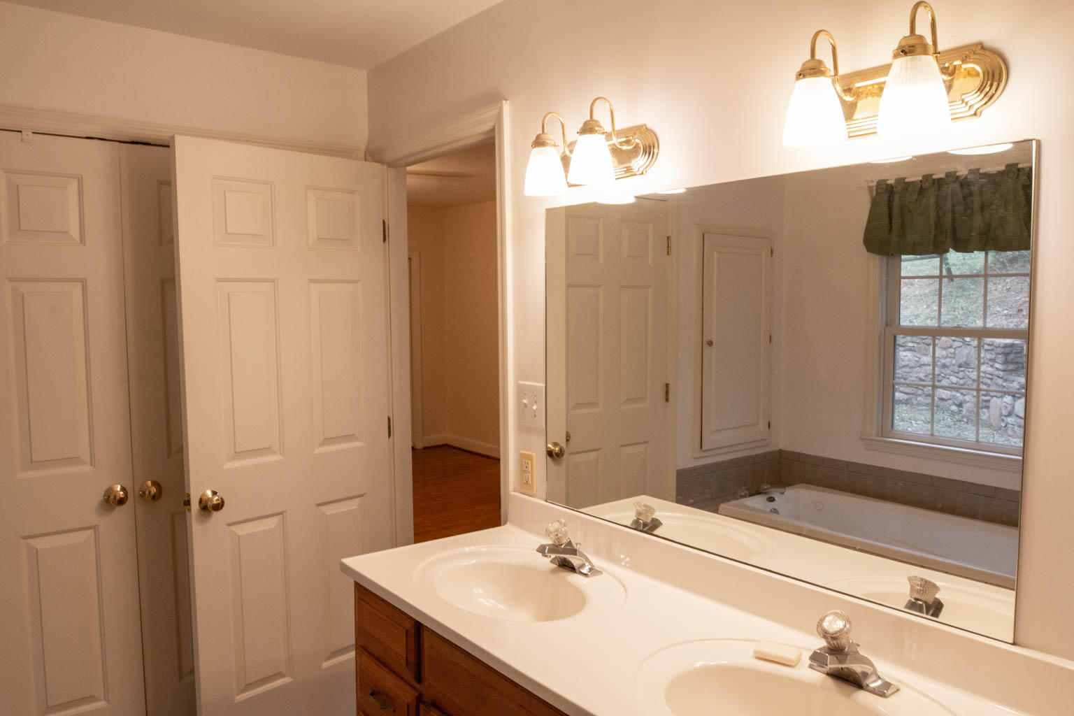6432 Poage Valley Rd Extension Roanoke, VA 24018 - Photo 24 of 30 Master Vanity