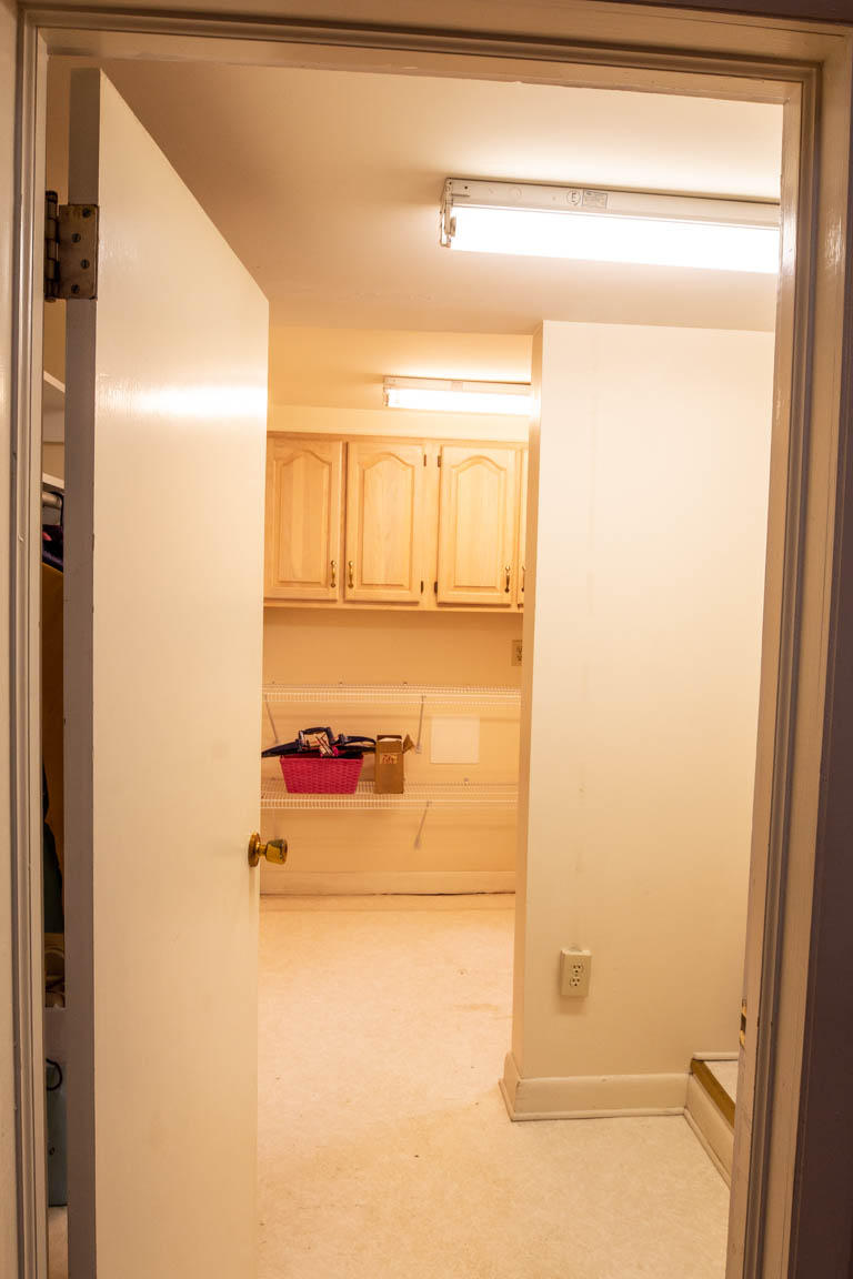 6432 Poage Valley Rd Extension Roanoke, VA 24018 - Photo 4 of 30 Pantry