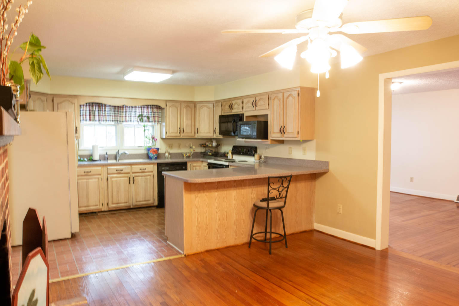 6432 Poage Valley Rd Extension Roanoke, VA 24018 - Photo 6 of 30 Kitchen from Family Room