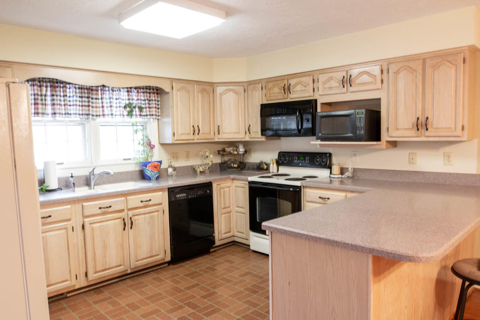 6432 Poage Valley Rd Extension Roanoke, VA 24018 - Photo 7 of 30 Kitchen close up