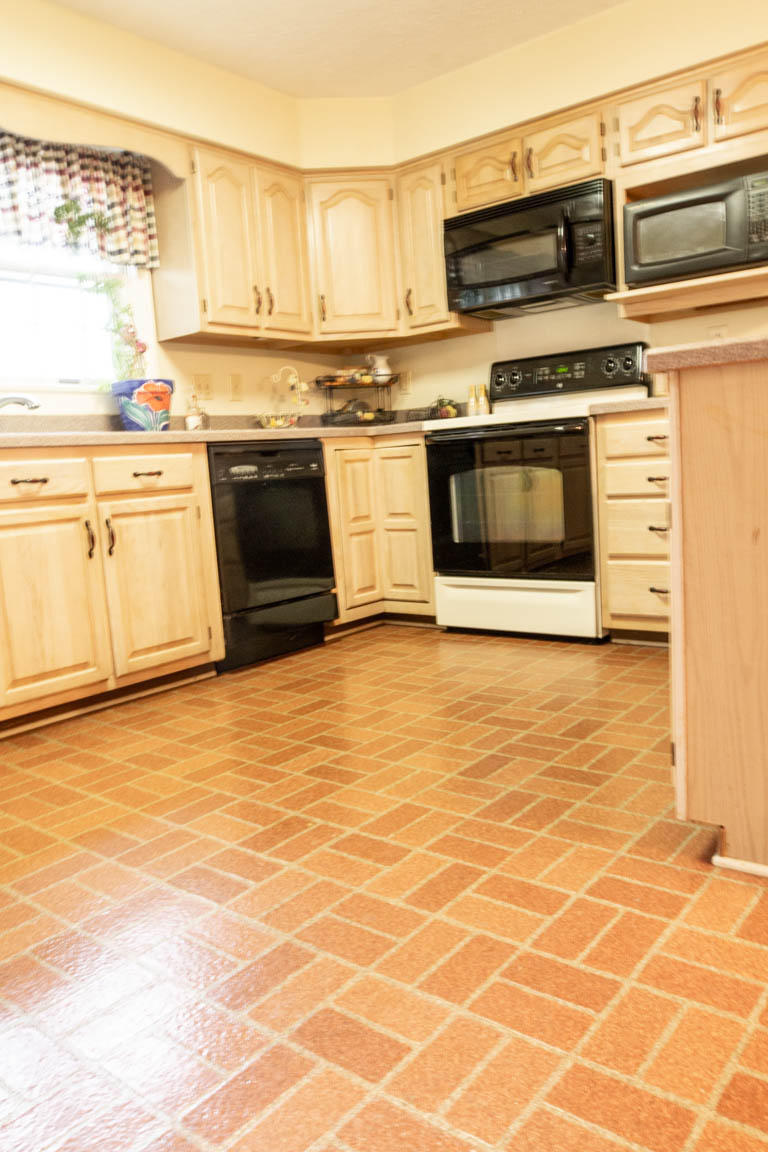 6432 Poage Valley Rd Extension Roanoke, VA 24018 - Photo 8 of 30 Kitchen floors