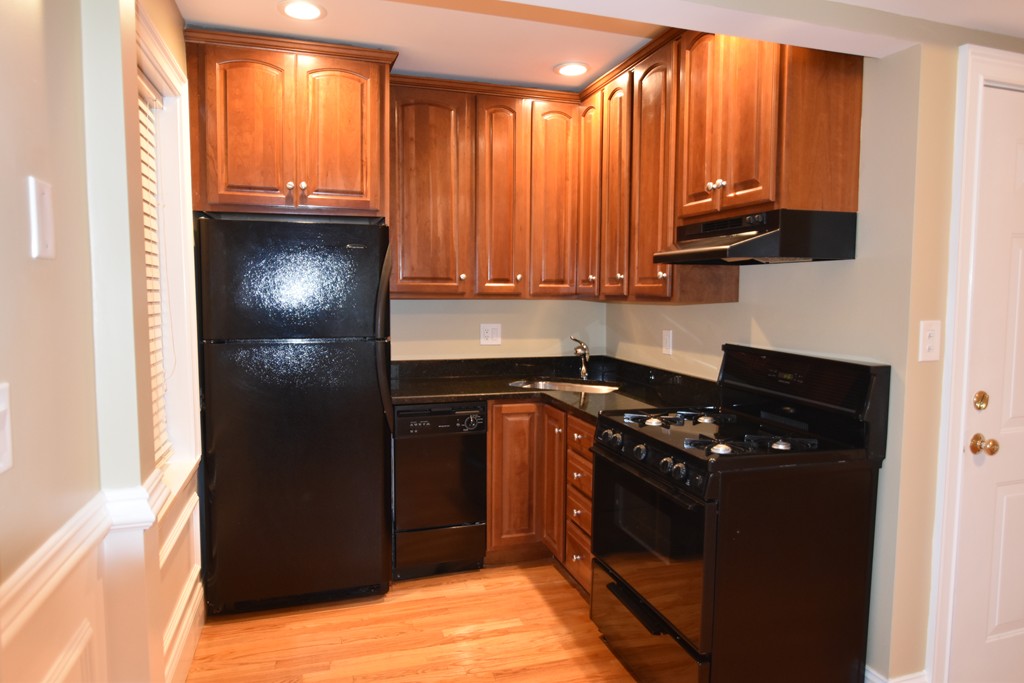 120 D Street, Unit 2 Boston, MA 02127 - Photo 3 of 10
