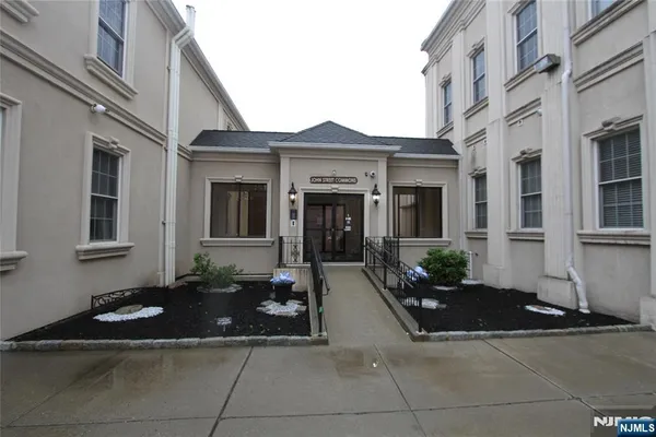 $2,500 | 1 John Street, Unit 1, Haledon, NJ 07508