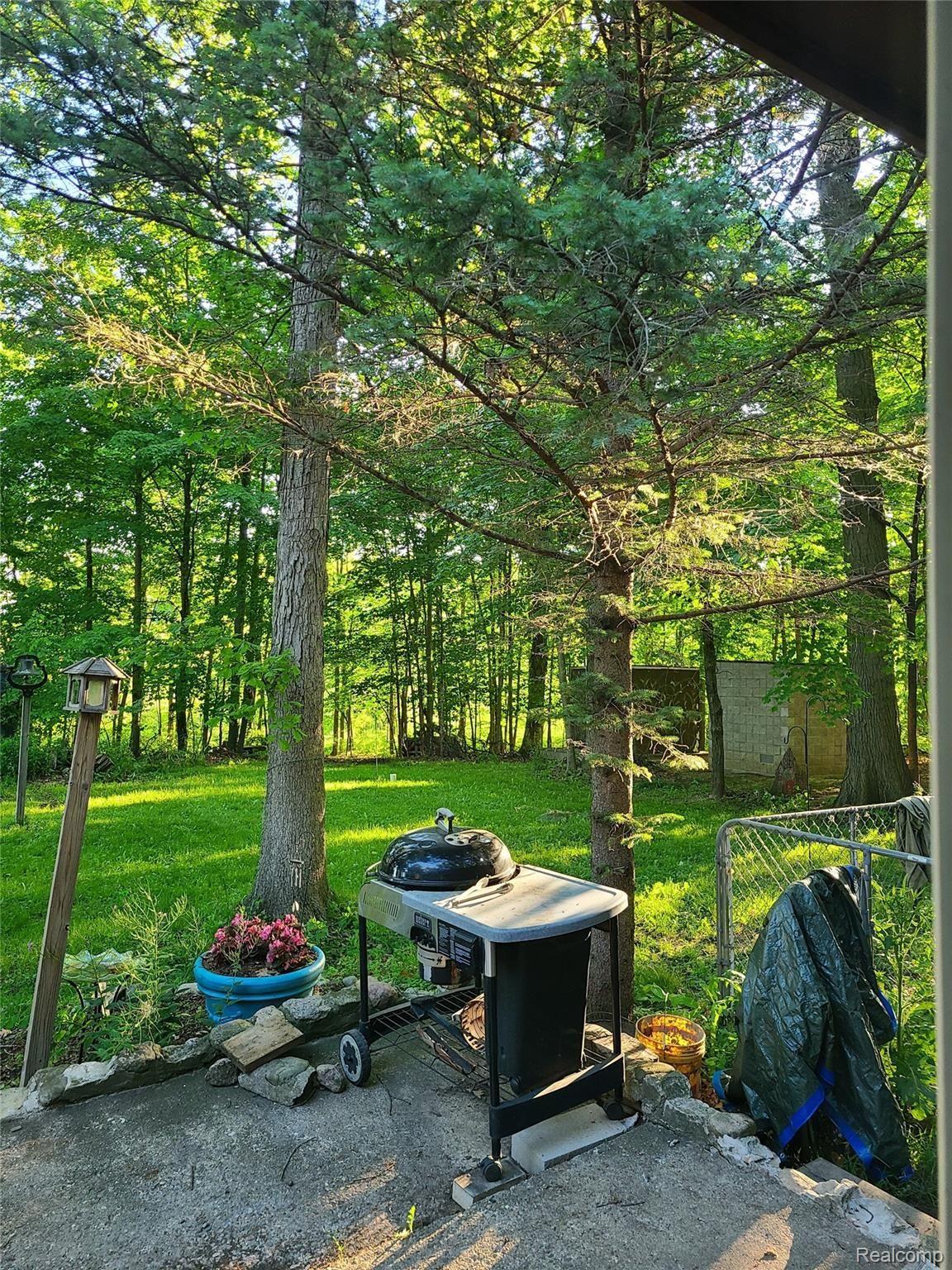 11201 Faussett Road Fenton, MI 48430 - Photo 6 of 13 6.jpg