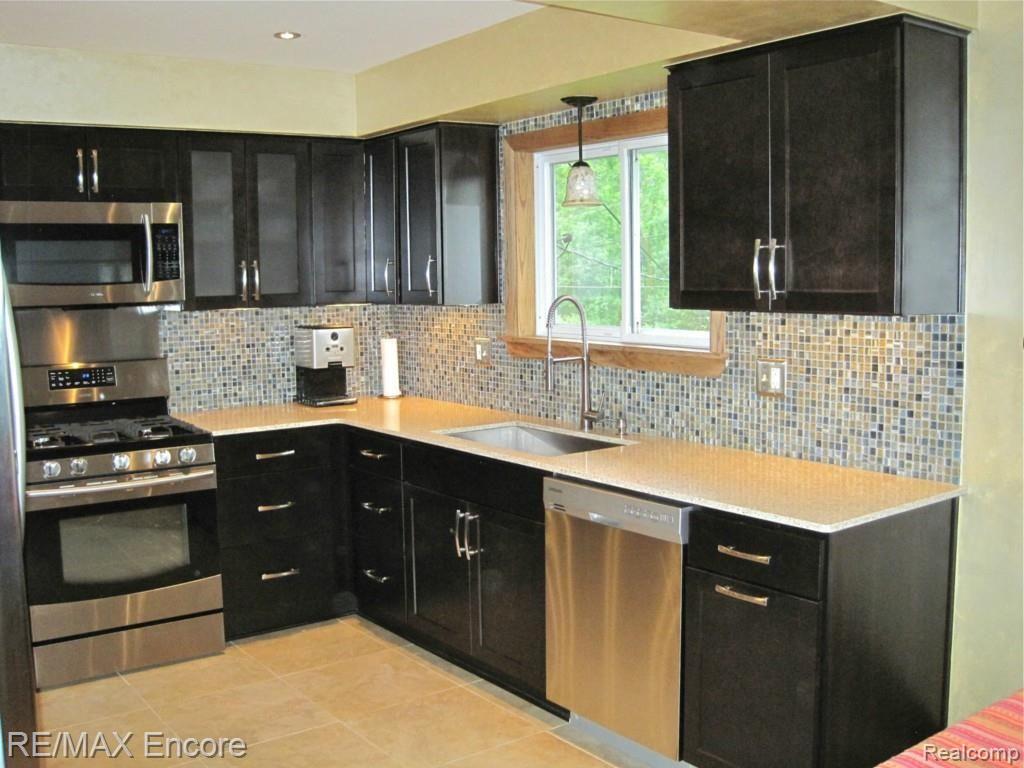 7216 Holcomb Road Clarkston, MI 48346 - Photo 5 of 37 New Kitchen_V2.jpg