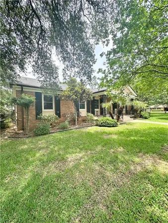 $229,000 | 300 South Sewell Place, Bunkie, LA 71322
