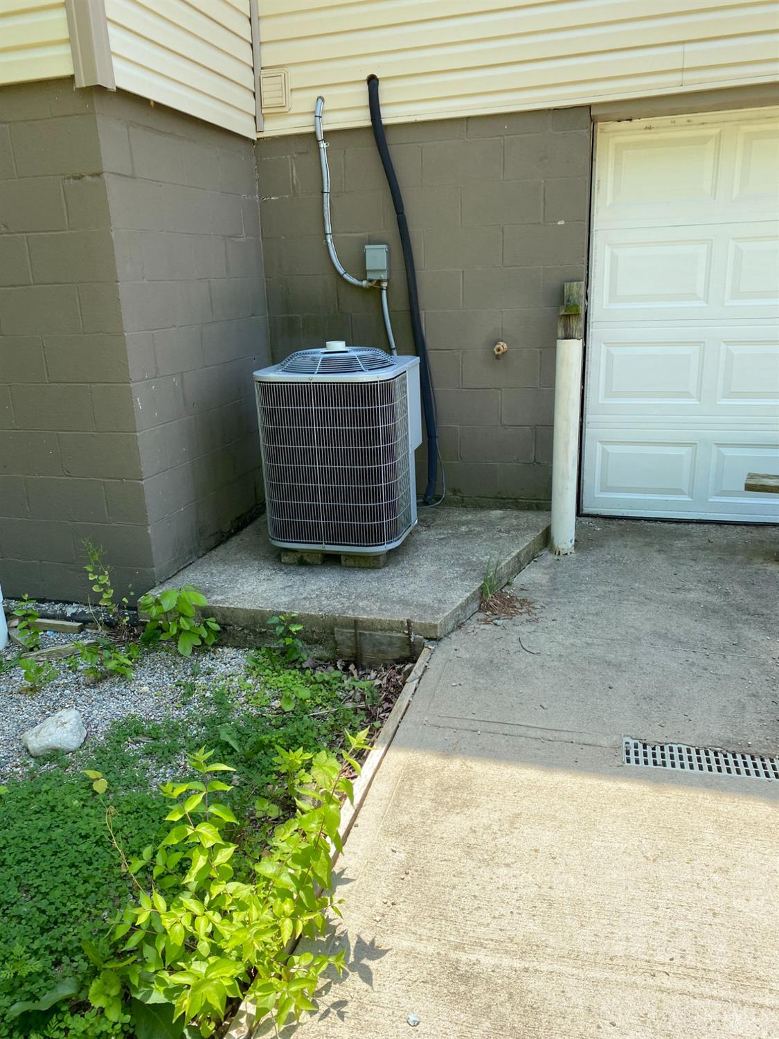 7700 Myers Road Middletown, OH 45042 - Photo 31 of 33 AC unit