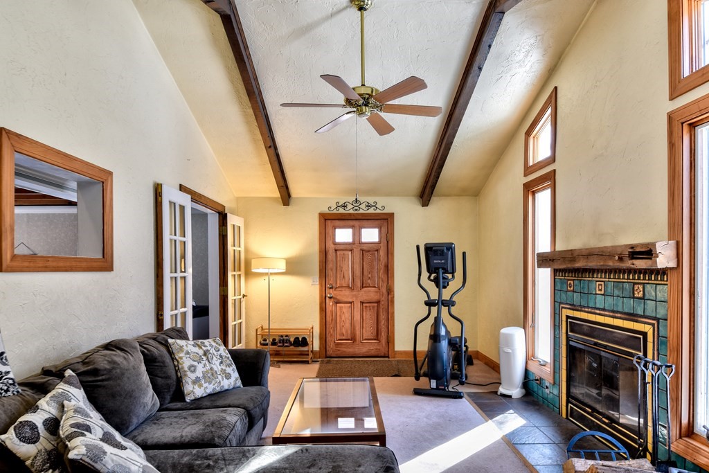 81 Riverview Circle Wayland, MA 01778 - Photo 4 of 34
