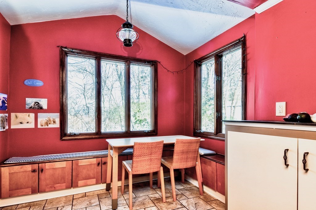 81 Riverview Circle Wayland, MA 01778 - Photo 10 of 34