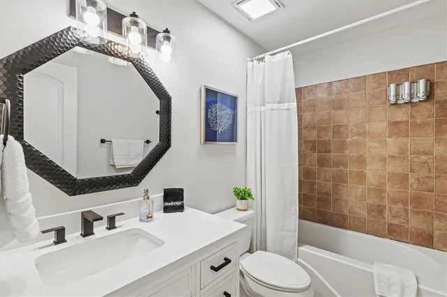 $1,799,000 | 8106 Gulf Drive, Unit A&B, Holmes Beach, FL 34217