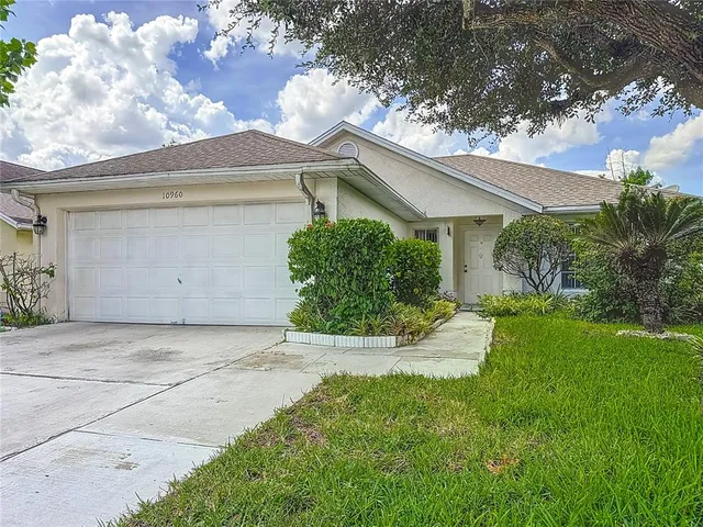 $379,900 | 10960 Brown Trout Circle, Orlando, FL 32825