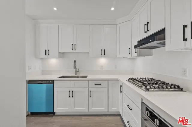 $649,000 | 10500 Sunland Boulevard, Unit 4, Sunland, CA 91040