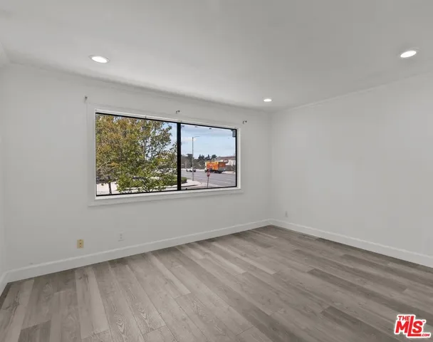 $649,000 | 10500 Sunland Boulevard, Unit 4, Sunland, CA 91040