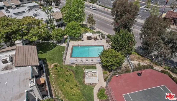 $639,000 | 10500 Sunland Boulevard, Unit 4, Sunland, CA 91040