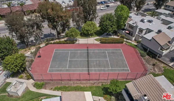 $639,000 | 10500 Sunland Boulevard, Unit 4, Sunland, CA 91040