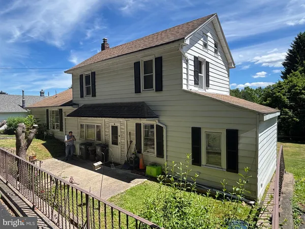 $399,000 | 16 East Main Street, Tamaqua, PA 18252
